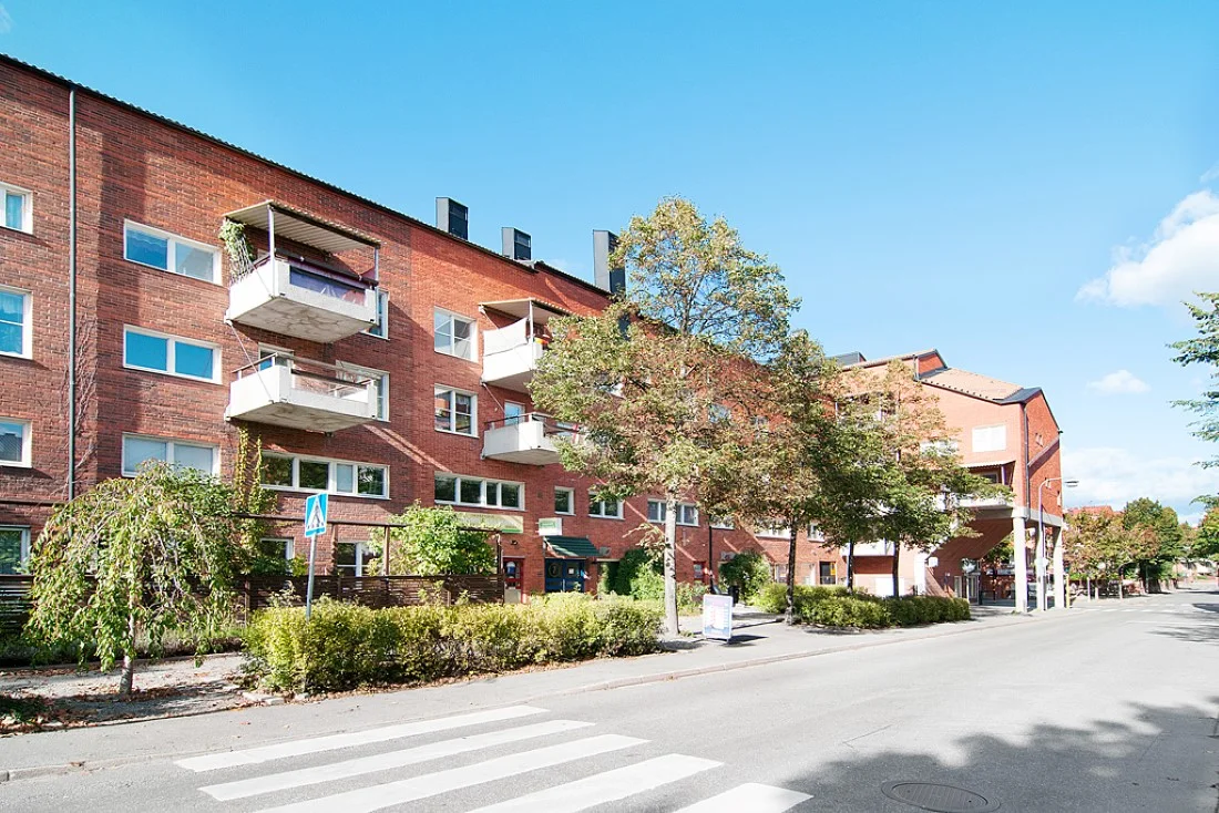 Lägenheter och lokaler